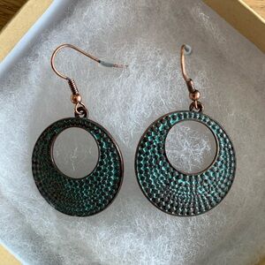 Pierced Earrings Round Turquoise Pounded Metal Women’s‎ Preloved